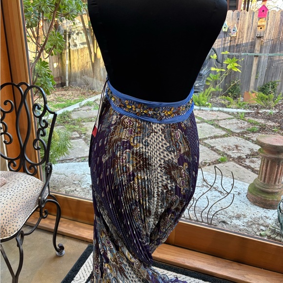 D & J Prom gown NWT - Picture 5 of 9